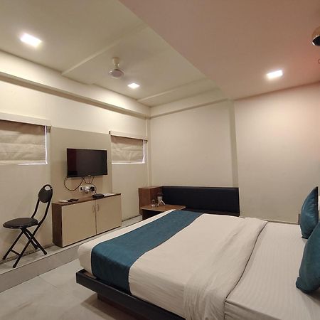Hotel Avadh Palace, Subhash Bridge, Rto Circle, Ahmedabad Exterior foto