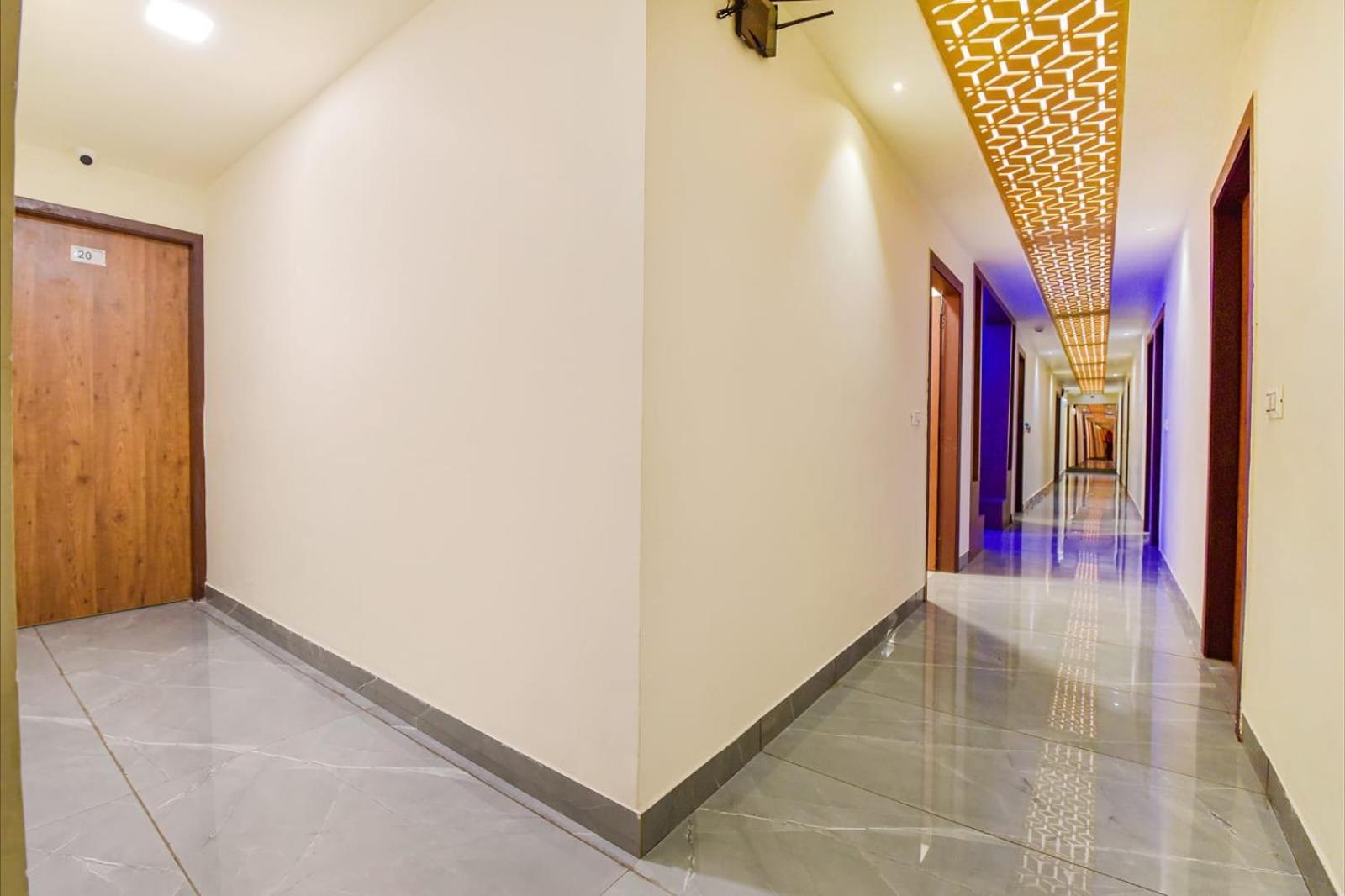 Hotel Avadh Palace, Subhash Bridge, Rto Circle, Ahmedabad Exterior foto