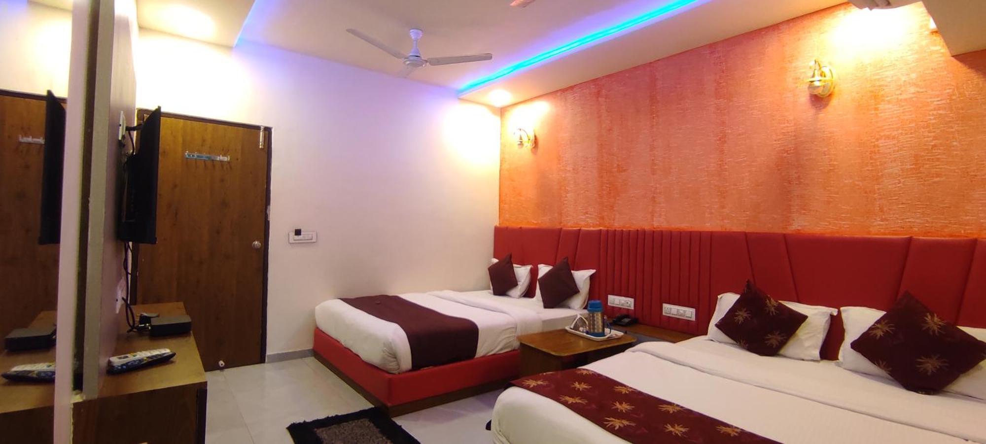 Hotel Avadh Palace, Subhash Bridge, Rto Circle, Ahmedabad Exterior foto
