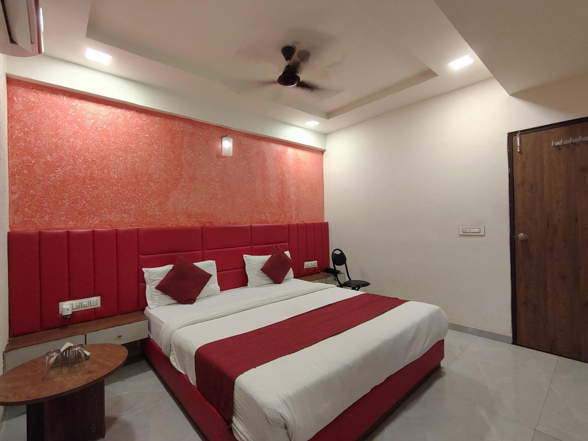 Hotel Avadh Palace, Subhash Bridge, Rto Circle, Ahmedabad Exterior foto