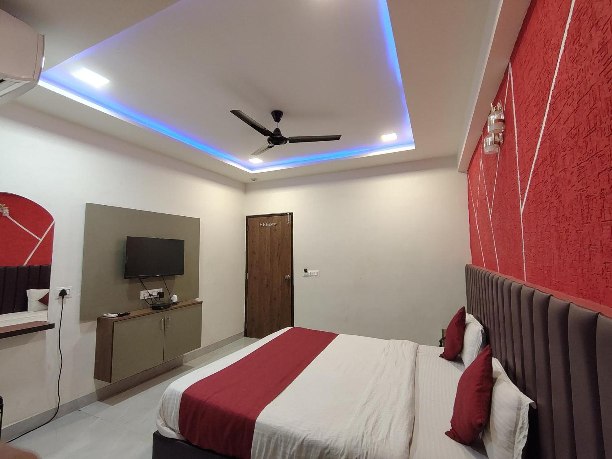 Hotel Avadh Palace, Subhash Bridge, Rto Circle, Ahmedabad Exterior foto