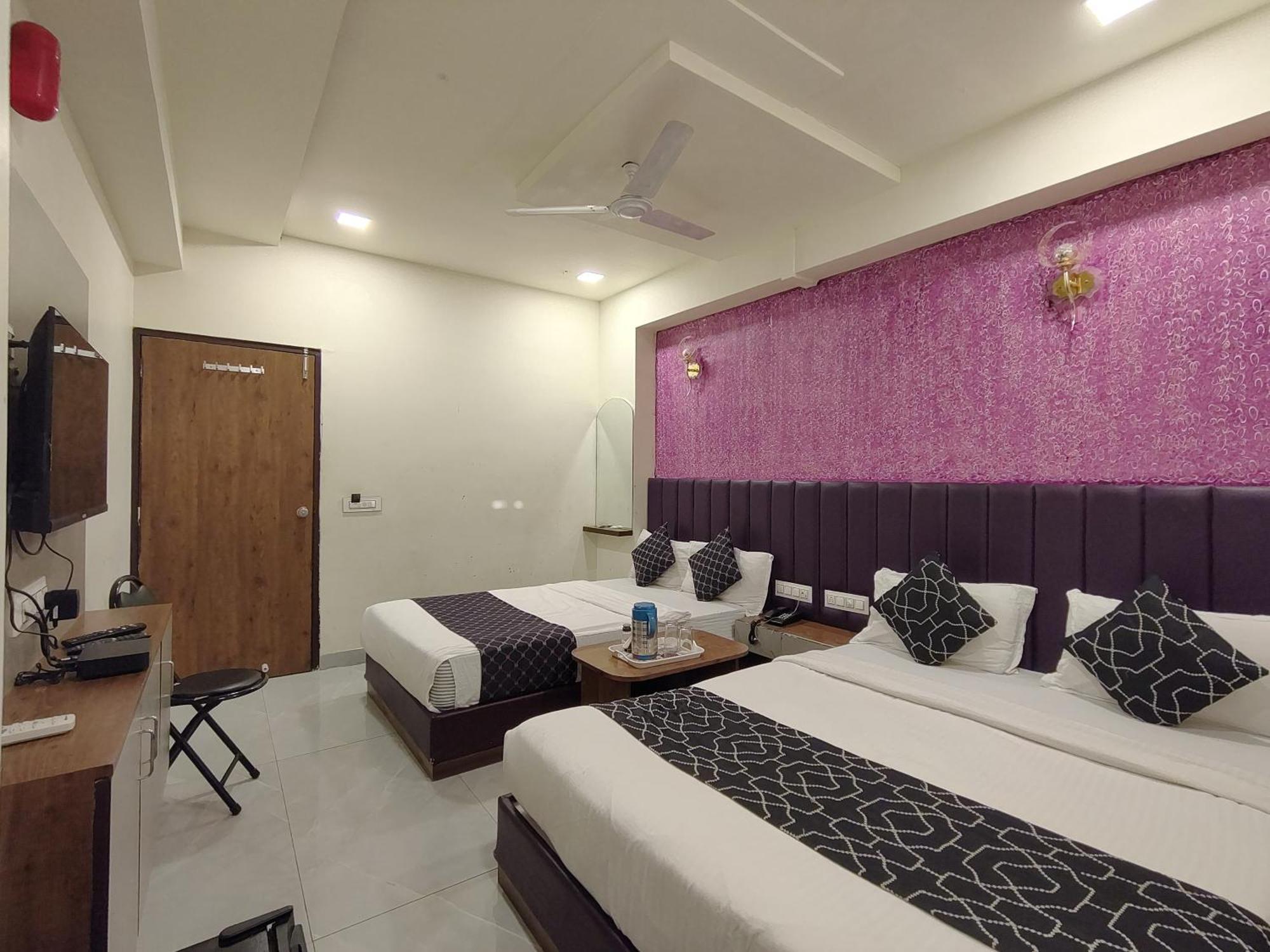 Hotel Avadh Palace, Subhash Bridge, Rto Circle, Ahmedabad Exterior foto